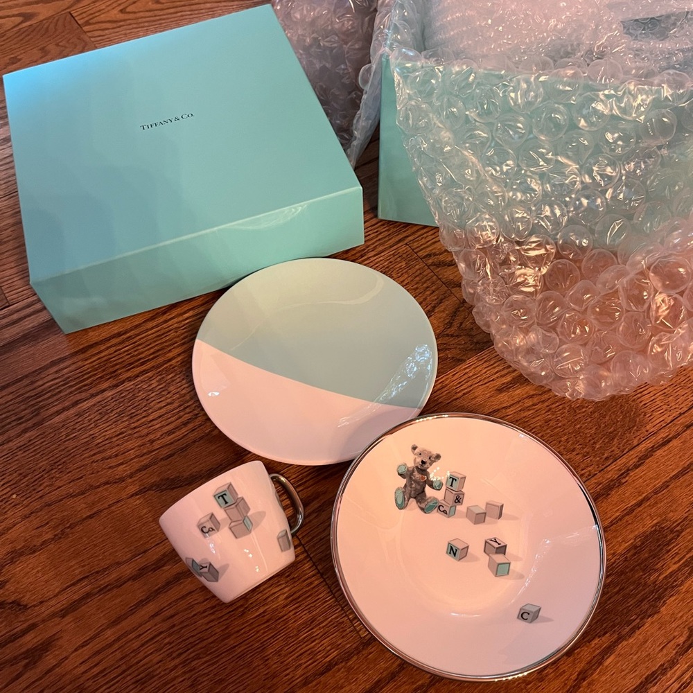NIB Bear & Block 3-piece set